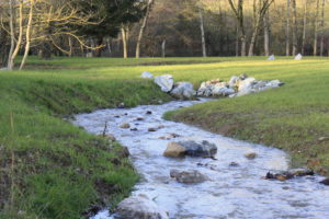 Pierr&254.jpg039;eau Le Jardinier Ruisseau 2 254